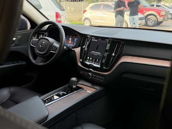 VOLVO-XC60-2022
