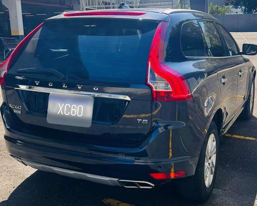 VOLVO-XC60-2016