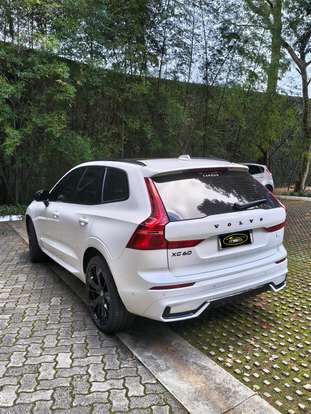 VOLVO-XC60-2022