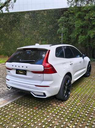 VOLVO-XC60-2022