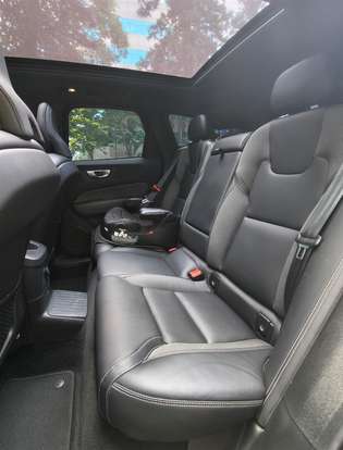 VOLVO-XC60-2022