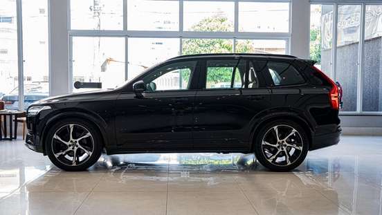 VOLVO-XC90-2019