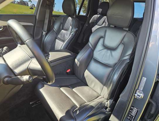 VOLVO-XC90-2016