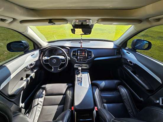 VOLVO-XC90-2016