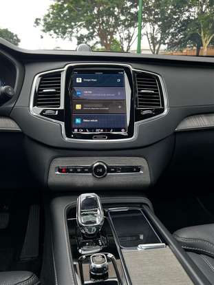 VOLVO-XC90-2023