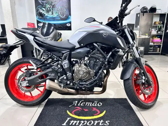 YAMAHA MT-07 ABS YAMAHA MT-07 ABS