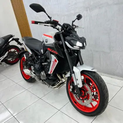 YAMAHA MT-09 YAMAHA MT-09