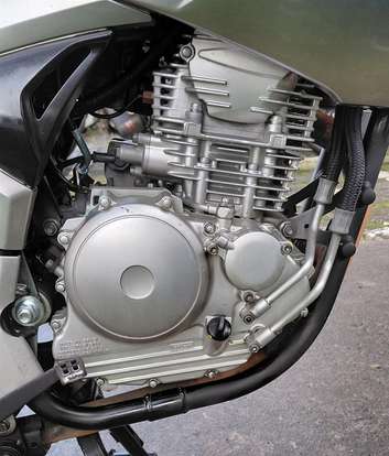 YAMAHA-YS 250 FAZER YAMAHA-YS 250 FAZER-2013