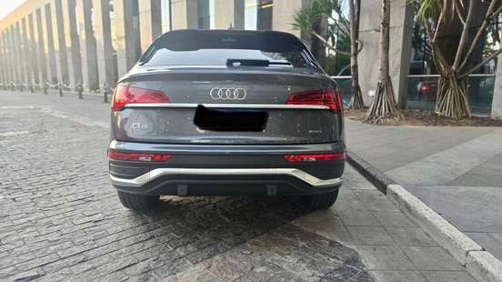 AUDI-Q5-2022