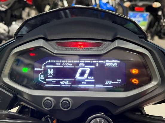 BAJAJ-DOMINAR 200-2025