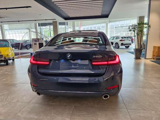 BMW-320i-2025