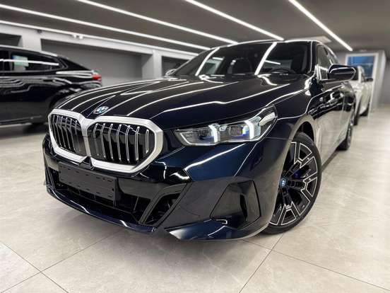 BMW-530e-2025