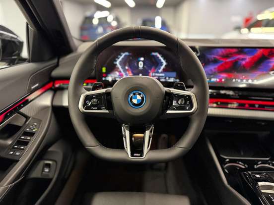 BMW-530e-2025