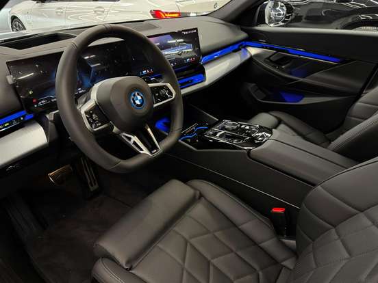 BMW-530e-2025