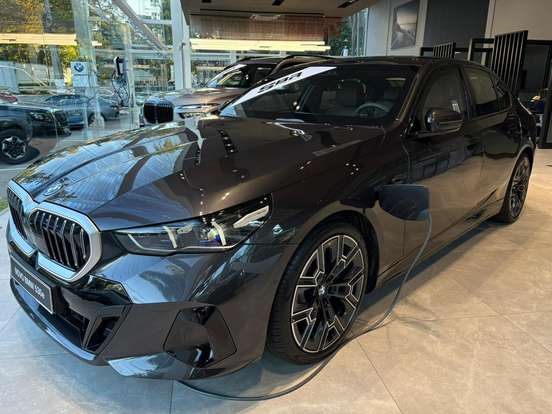 BMW-530e-2025