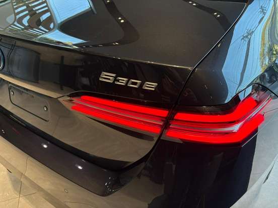 BMW-530e-2025