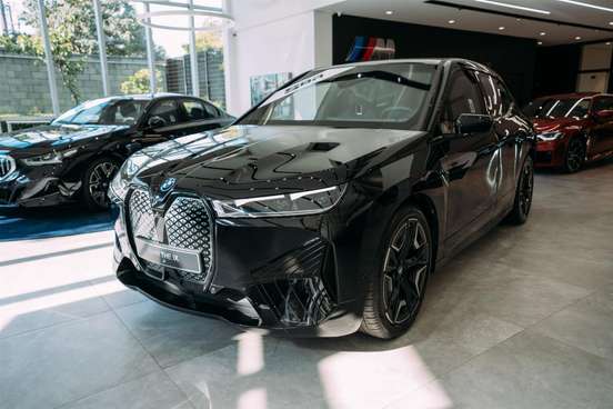 BMW-iX-2024