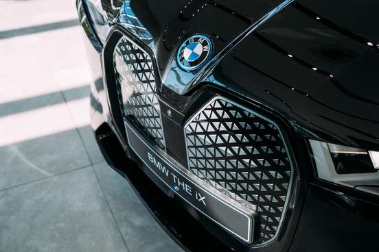 BMW-iX-2024