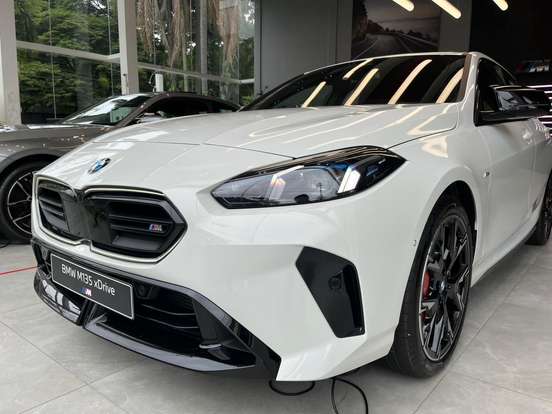 BMW-M 135i-2.0 16V TURBO GASOLINA XDRIVE STEPTRONIC BMW-M 135i-2026