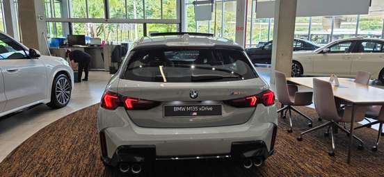 BMW-M 135i-2025