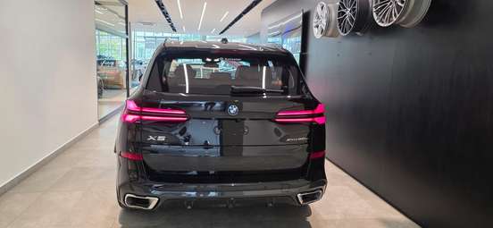 BMW-X5-2025