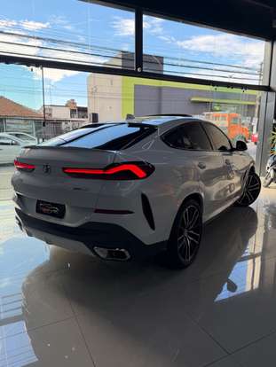 BMW-X6-2022