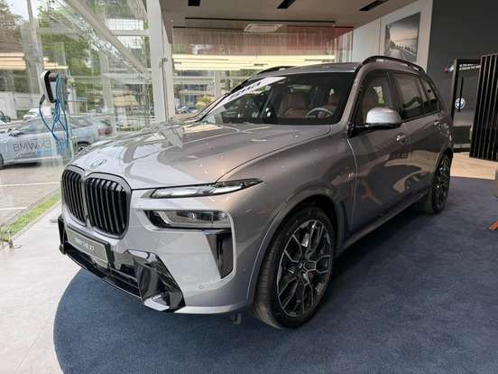 BMW-X7-2025