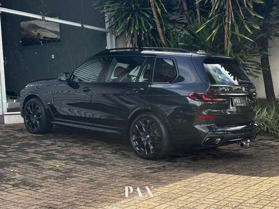 BMW-X7-4.4 V8 GASOLINA M60i STEPTRONIC BMW-X7-2024