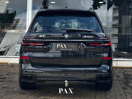 BMW-X7-2024
