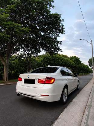 BMW-320i-2013