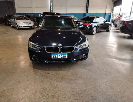 BMW-320i-2013