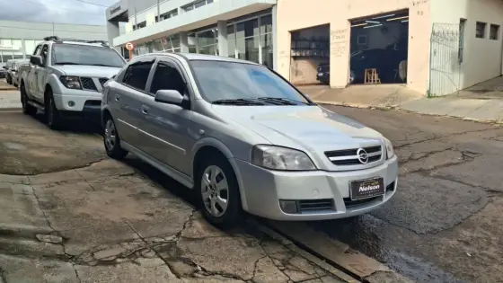 CHEVROLET ASTRA 2.0 MPFI CD 8V GASOLINA 4P MANUAL CHEVROLET ASTRA 2.0 MPFI CD 8V GASOLINA 4P MANUAL