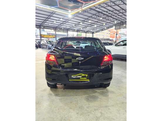 CHEVROLET-ONIX-2018