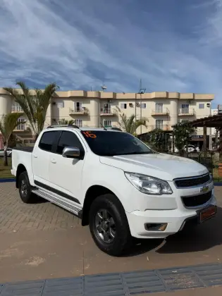 CHEVROLET S10 2.4 ADVANTAGE 4X2 CD 8V FLEX 4P MANUAL CHEVROLET S10 2.4 ADVANTAGE 4X2 CD 8V FLEX 4P MANUAL