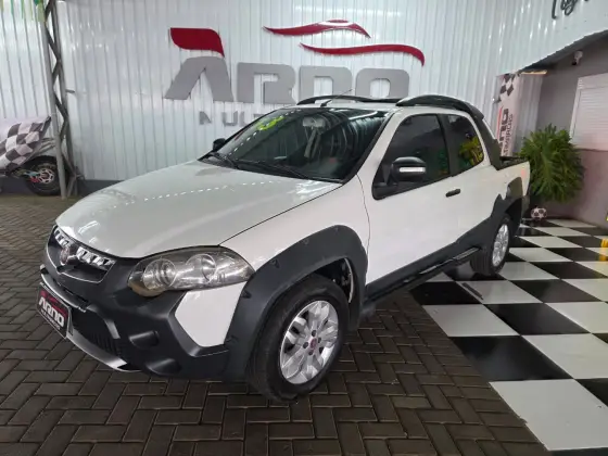 FIAT STRADA 1.8 MPI ADVENTURE CD 16V FLEX 2P MANUAL FIAT STRADA 1.8 MPI ADVENTURE CD 16V FLEX 2P MANUAL