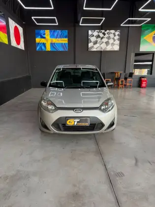 FORD FIESTA 1.0 MPI HATCH 8V FLEX 4P MANUAL FORD FIESTA 1.0 MPI HATCH 8V FLEX 4P MANUAL