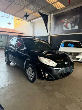 FORD FIESTA 1.6 ROCAM SEDAN 8V FLEX 4P MANUAL FORD FIESTA 1.6 ROCAM SEDAN 8V FLEX 4P MANUAL