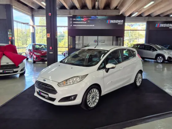 FORD FIESTA 1.6 TITANIUM HATCH 16V FLEX 4P POWERSHIFT FORD FIESTA 1.6 TITANIUM HATCH 16V FLEX 4P POWERSHIFT