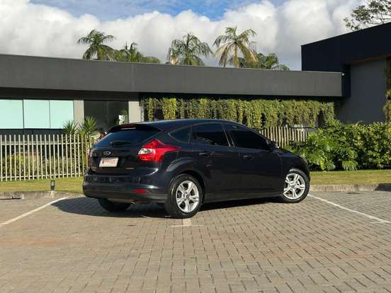 FORD-FOCUS-1.6 S SEDAN 16V FLEX 4P POWERSHIFT FORD-FOCUS-2014
