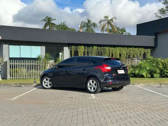 FORD-FOCUS-1.6 S SEDAN 16V FLEX 4P POWERSHIFT FORD-FOCUS-2014