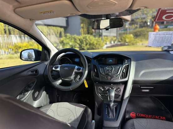 FORD-FOCUS-2014