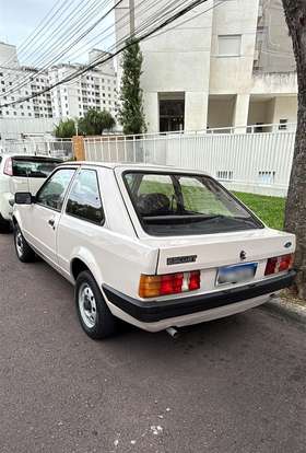 FORD-ESCORT-1984