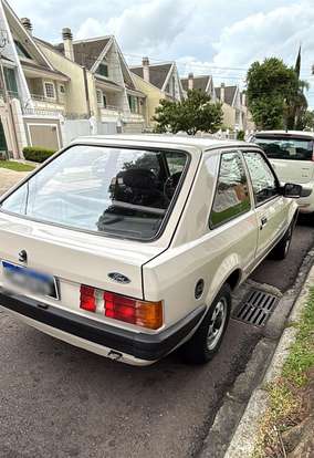FORD-ESCORT-1984
