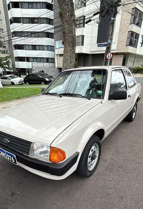 FORD-ESCORT-1984