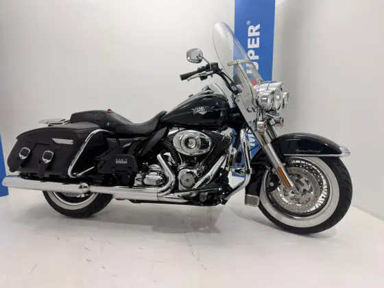 HARLEY-DAVIDSON ROAD KING CLASSIC 