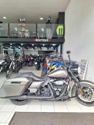 HARLEY-DAVIDSON ROAD KING CLASSIC HARLEY-DAVIDSON ROAD KING CLASSIC