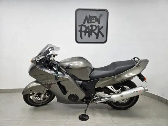 HONDA-CBR 1100XX SUPER BLACKBIRD-1998