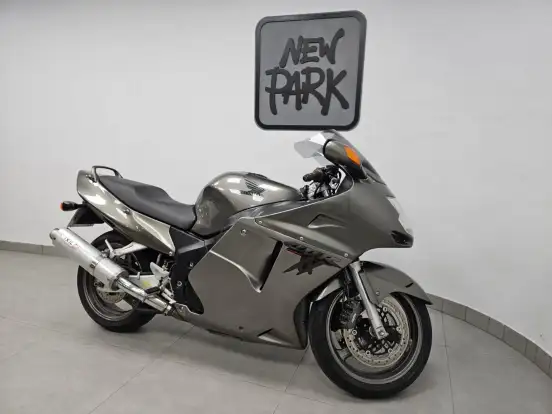 HONDA-CBR 1100XX SUPER BLACKBIRD HONDA-CBR 1100XX SUPER BLACKBIRD-1998