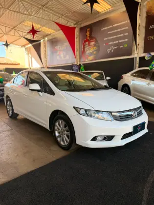 HONDA CIVIC 1.8 LXS 16V FLEX 4P AUTOMÁTICO HONDA CIVIC 1.8 LXS 16V FLEX 4P AUTOMÁTICO