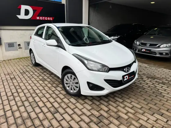 HYUNDAI HB20 1.6 COMFORT PLUS 16V FLEX 4P MANUAL HYUNDAI HB20 1.6 COMFORT PLUS 16V FLEX 4P MANUAL